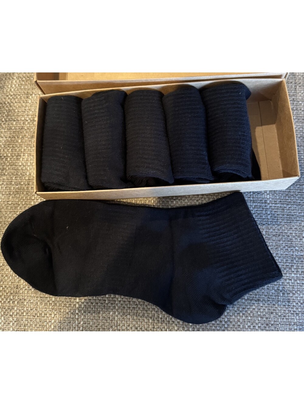New Box Unisex Black Ankle Socks Set (6) Athletic Socks